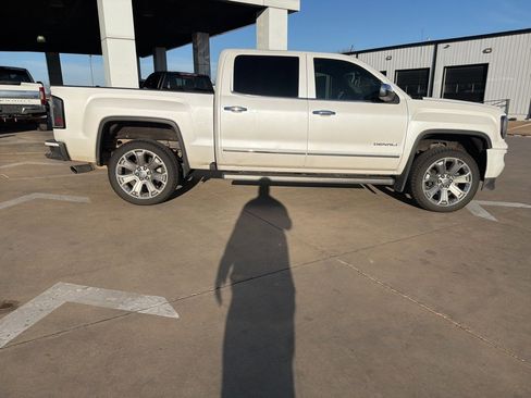 Used 2018 GMC Sierra 1500 Denali w/ Denali Ultimate Package image 2