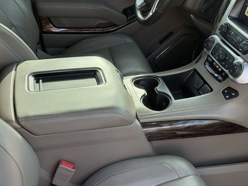 Used 2019 GMC Yukon SLT w/ Premium Edition RWD image 17