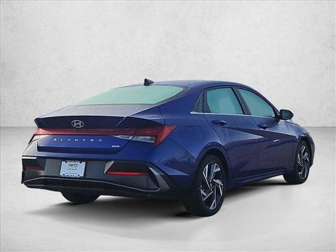 Used 2025 Hyundai Elantra Limited image 5