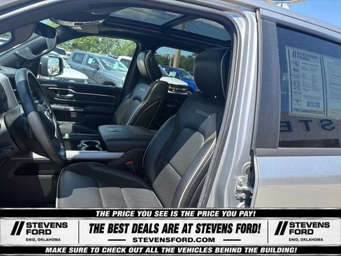 Used 2023 RAM 1500 Laramie AWD/4WD image 18