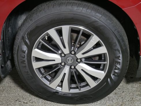 Used 2017 Nissan Pathfinder SV w/ Trailer Tow Package AWD/4WD image 15