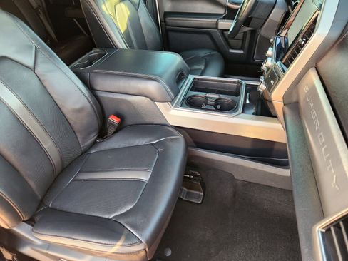 Used 2022 Ford F250 Platinum w/ FX4 Off-Road Package image 18