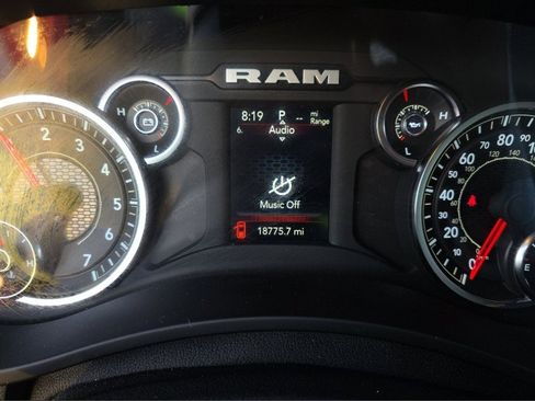 Used 2024 RAM 2500 Big Horn w/ Bed Utility Group image 23