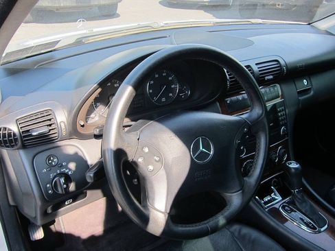 Used 2006 Mercedes-Benz C 350 4MATIC Sedan image 8
