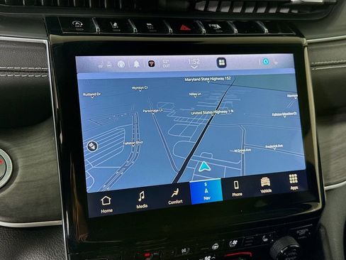 Used 2023 Jeep Grand Cherokee L Limited w/ Luxury Tech Group II image 5