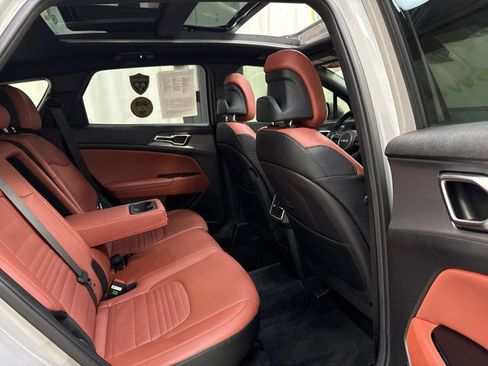 Certified 2023 Kia Sportage SX image 32