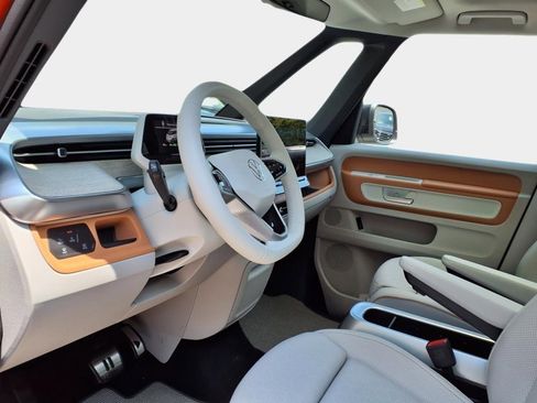 Used 2025 Volkswagen ID. Buzz Pro S Plus image 10