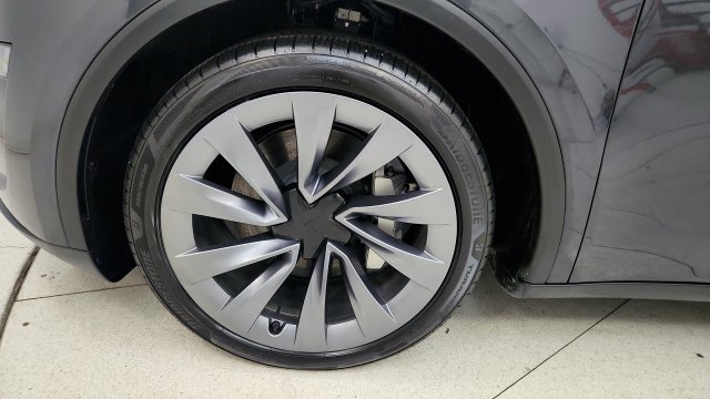 Used 2026 Tesla Model Y AWD image 75