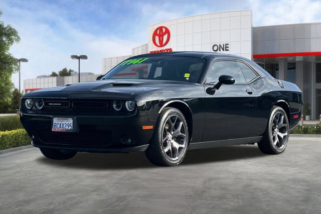 Used 2018 Dodge Challenger SXT Plus RWD image 9