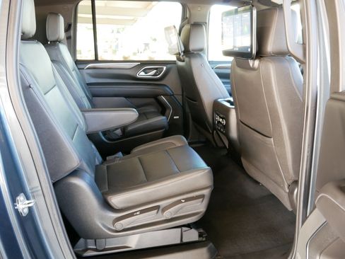 Used 2021 Chevrolet Suburban Z71 w/ Rear Media and Nav Package image 16