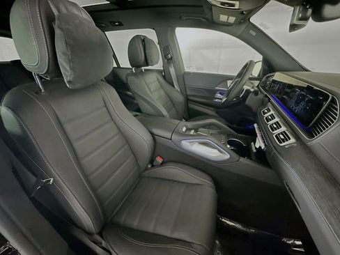 New 2026 Mercedes-Benz GLS 580 4MATIC image 30
