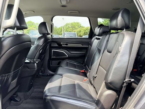 Used 2023 Kia Telluride LX AWD/4WD image 12