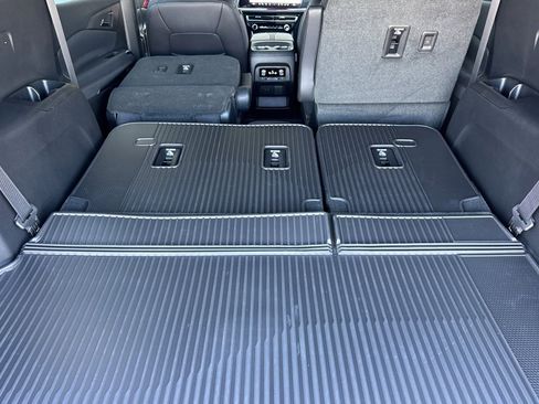 New 2026 Chevrolet Traverse RS w/ LPO, Floor Liner Package FWD image 18