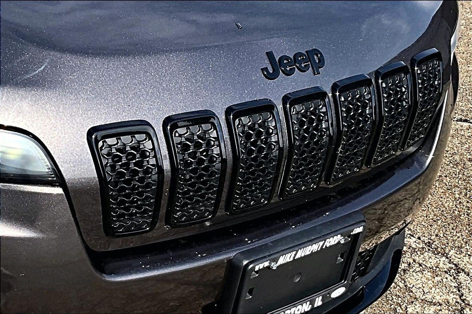 Used 2019 Jeep Cherokee Latitude Plus FWD image 30