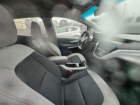 Used 2017 Chevrolet Bolt LT image 9