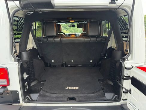 Used 2015 Jeep Wrangler Unlimited Sahara w/ Dual Top Group AWD/4WD image 20