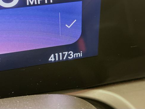 Used 2024 Buick Encore GX Sport Touring AWD/4WD image 19