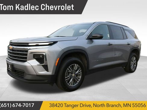 Used 2024 Chevrolet Traverse LT AWD/4WD image 1