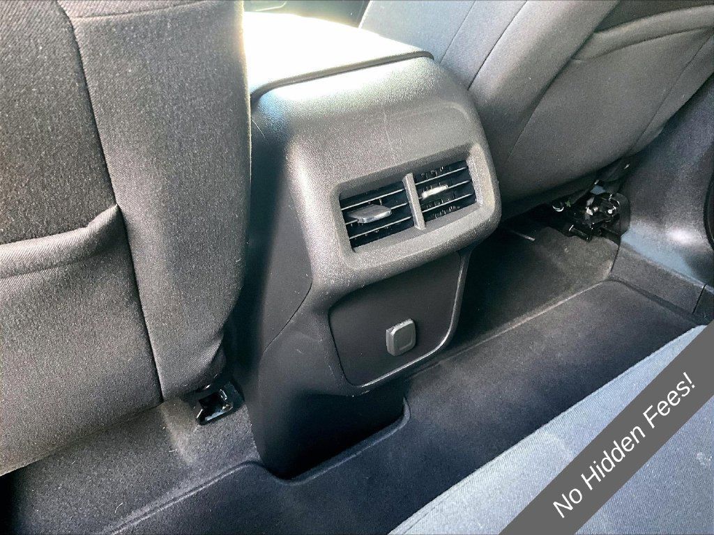 Used 2018 Chevrolet Equinox LS AWD/4WD image 27