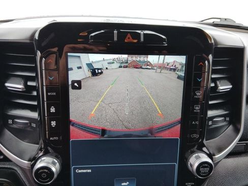 Used 2022 RAM 1500 Big Horn AWD/4WD image 22