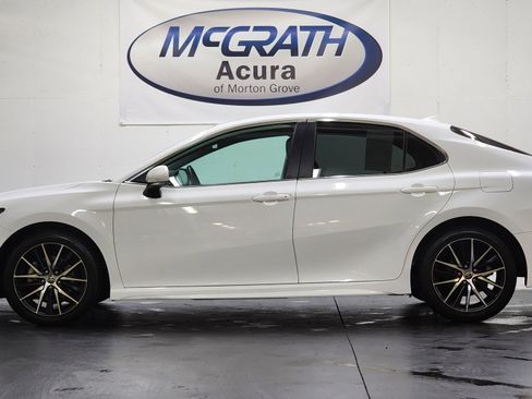 Used 2022 Toyota Camry SE w/ Carpet Mat Package (TMS) image 10