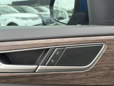 Used 2025 Volkswagen Atlas SEL image 25