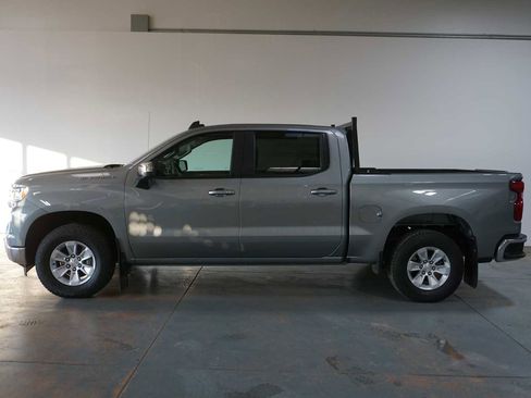 Used 2023 Chevrolet Silverado 1500 LT image 3