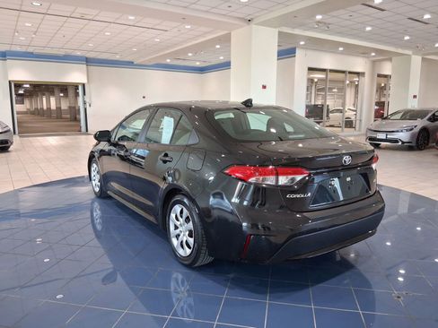 Used 2020 Toyota Corolla LE image 5