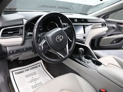 Used 2018 Toyota Camry SE image 12
