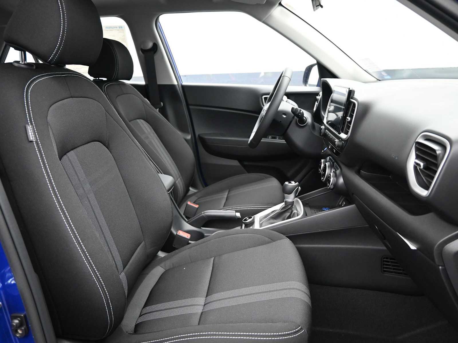 Used 2026 Hyundai Venue SEL FWD image 11