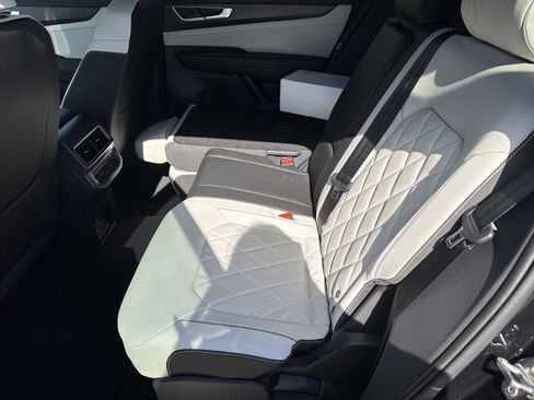 New 2026 Volkswagen Atlas Cross Sport SEL Premium R-Line image 6