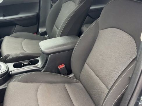 Used 2024 Kia Forte LXS image 12
