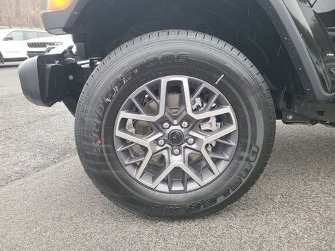 New 2025 Jeep Wrangler Unlimited Sahara w/ Technology Group image 9