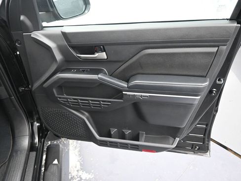 Used 2024 Toyota Tacoma TRD Off-Road image 29