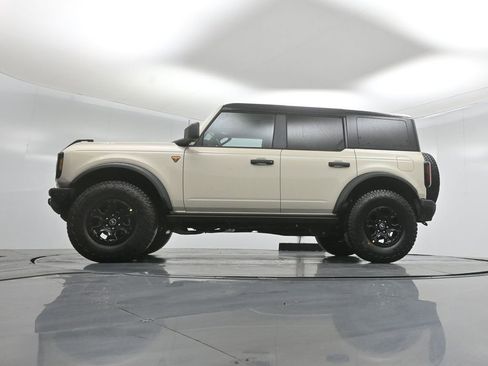 New 2026 Ford Bronco Badlands image 51