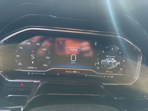 Used 2024 Chevrolet Silverado 3500 High Country w/ High Country Premium Package image 22