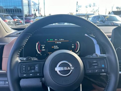 New 2025 Nissan Pathfinder Platinum w/ Black Appearance Package image 12