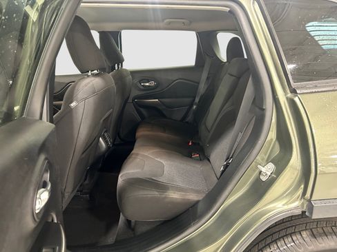 Used 2020 Jeep Cherokee Latitude AWD/4WD image 21