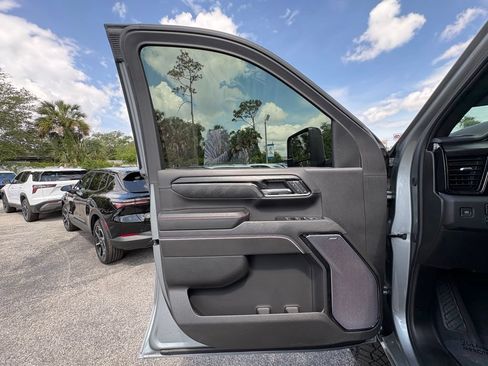 Used 2024 GMC Sierra 2500 AT4X AWD/4WD image 29