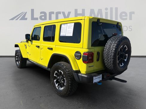 Used 2024 Jeep Wrangler Unlimited Rubicon 4xe AWD/4WD image 3