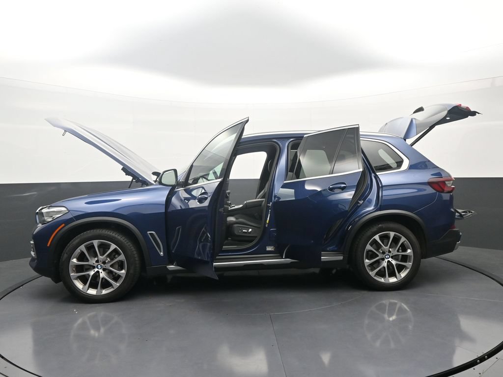 Used 2022 BMW X5 xDrive40i w/ Premium Package AWD/4WD image 40