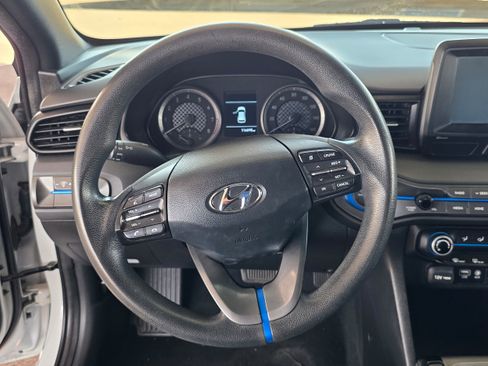 Used 2019 Hyundai Veloster 2.0 FWD image 16