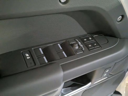 New 2026 Land Rover Defender 110 X-Dynamic SE AWD/4WD image 24