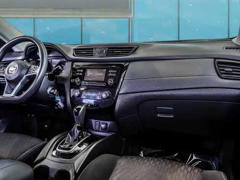 Used 2017 Nissan Rogue S FWD image 12