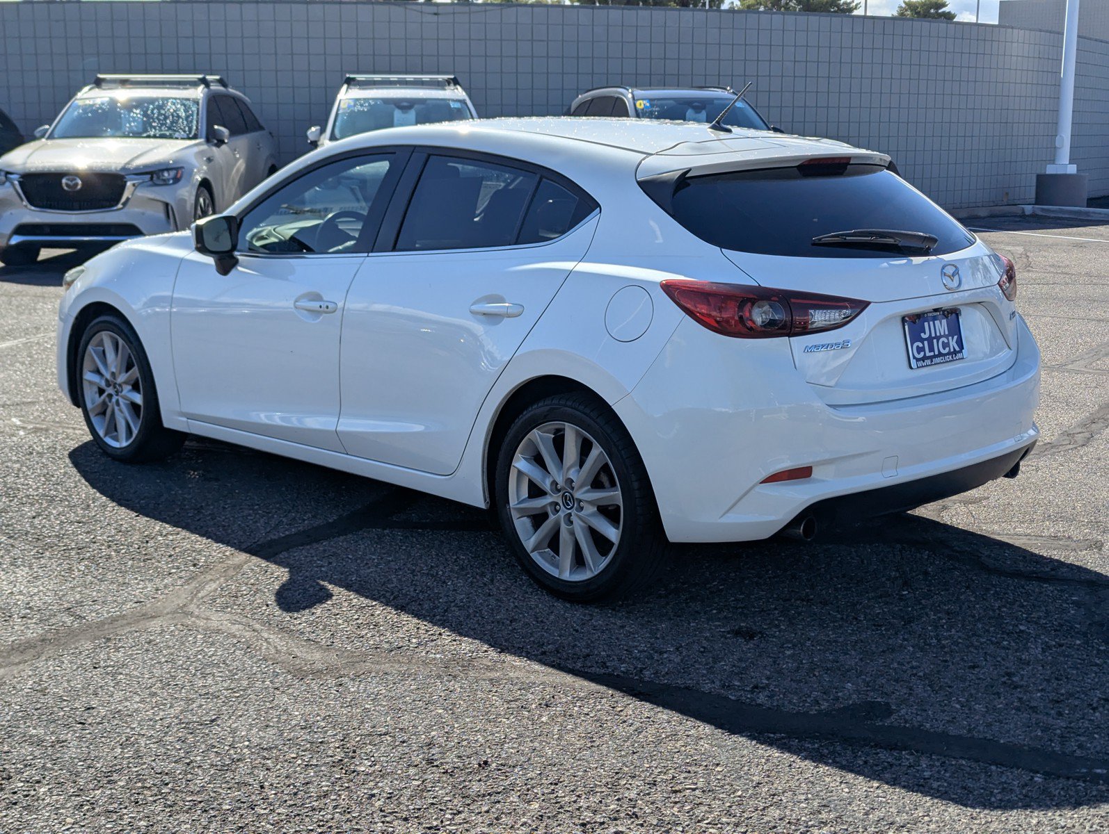 Used 2017 MAZDA MAZDA3 Touring FWD image 4