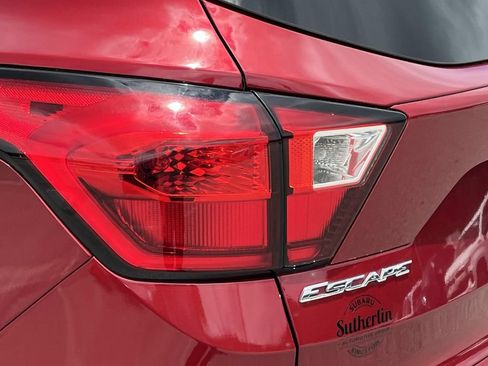 Used 2019 Ford Escape Titanium FWD image 10