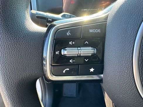 Certified 2024 Kia Sorento LX image 25