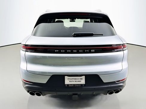 Used 2024 Porsche Cayenne S image 10