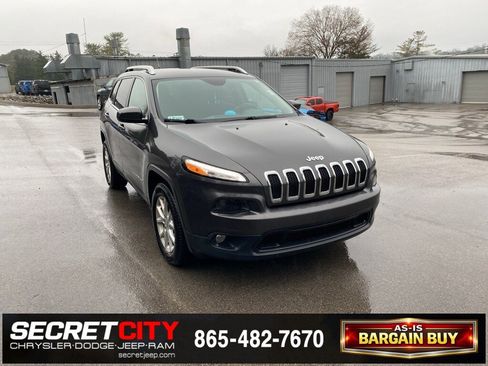 Used 2015 Jeep Cherokee Latitude image 3