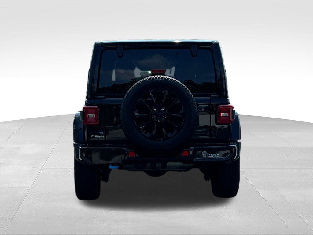 Used 2021 Jeep Wrangler Unlimited Sahara AWD/4WD image 6